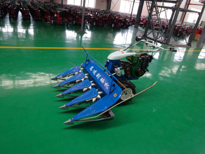 割曬機(jī) 割曬機(jī)